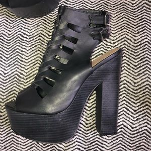 JustFab Black Platform Chunky Heels - size 9.5